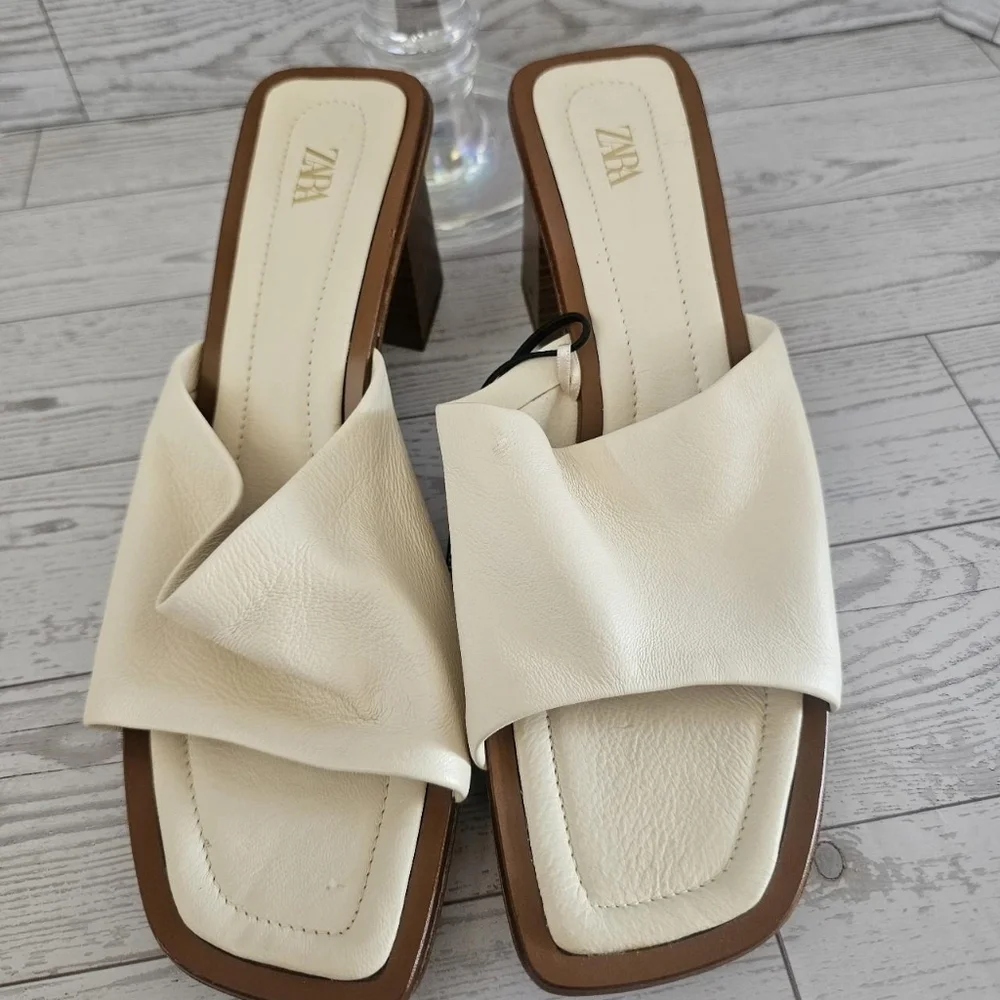 Zara Cream and Tan Leather Square Toe Sandals - Picture 2 of 7